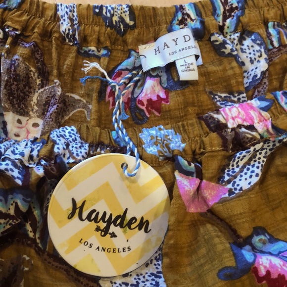 Off the Shoulder Floral top - Picture 2 of 5